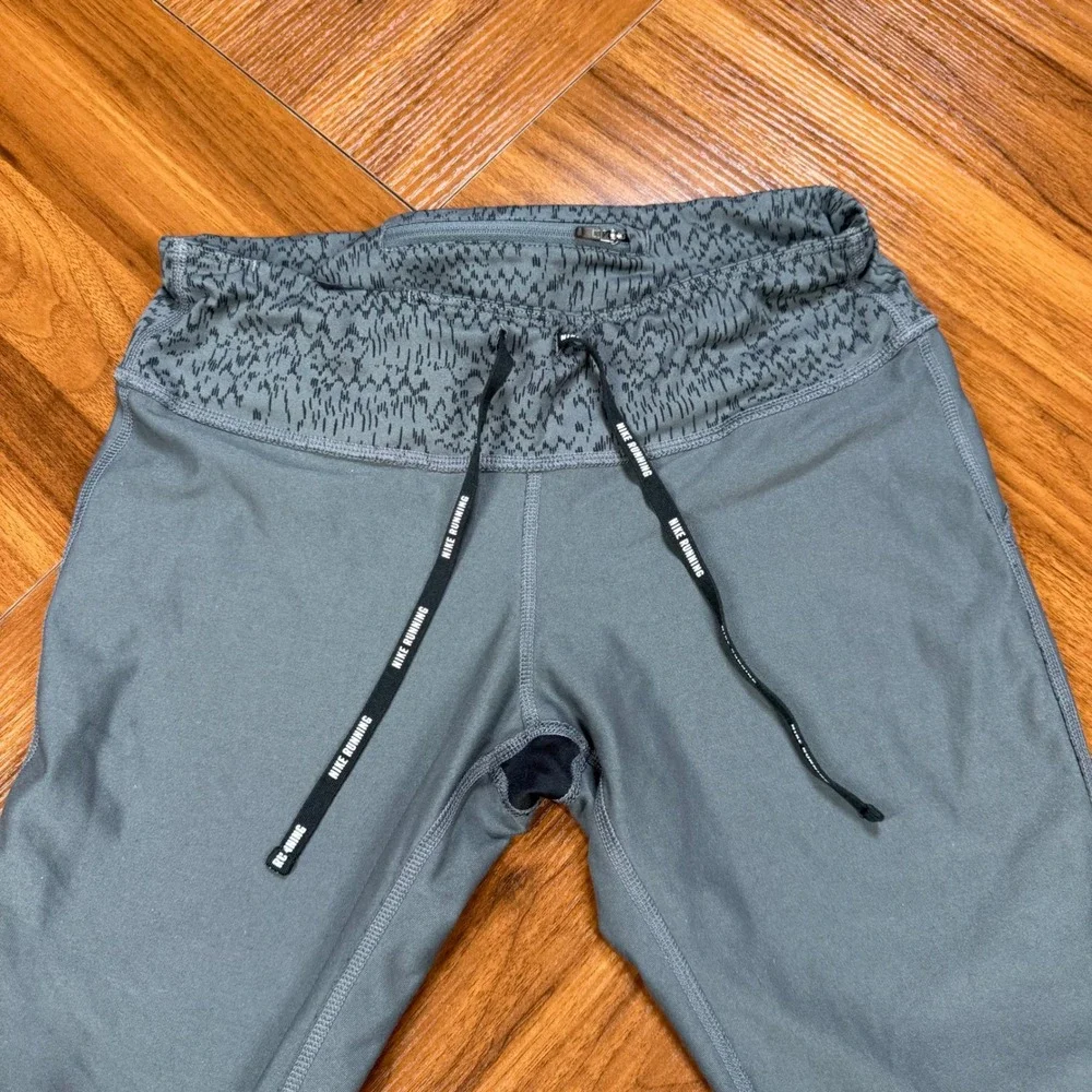 Nike Dri-FIT Womens Grey Black Abstract Print Cropped Leggings Size M